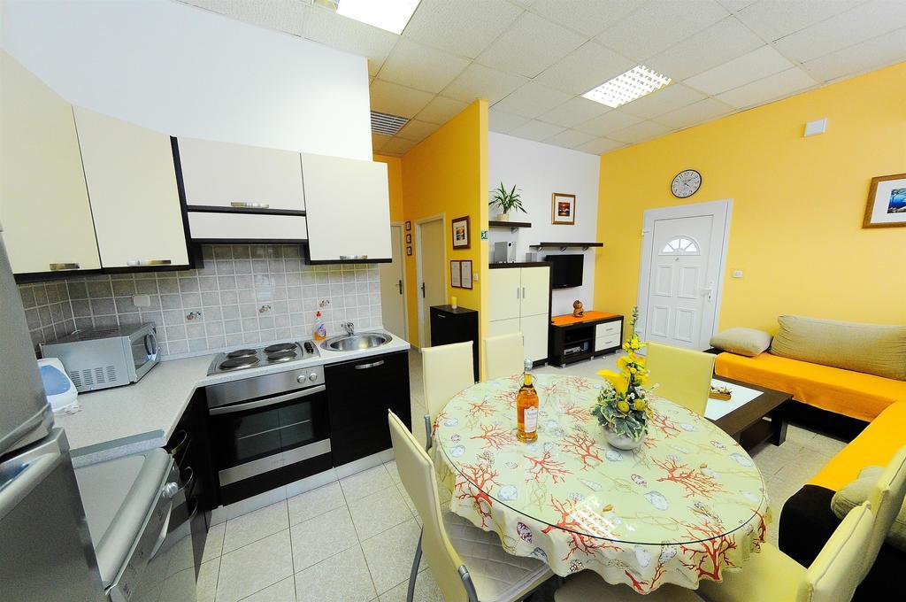 Apartments Marija Petricevic Podstrana Rom bilde