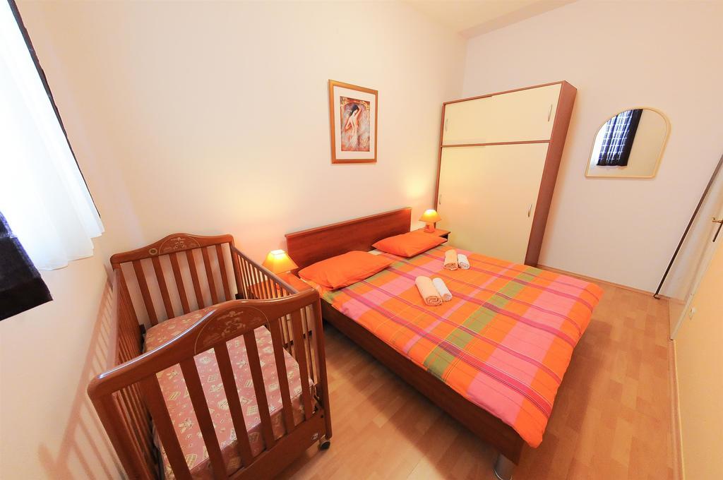 Apartments Marija Petricevic Podstrana Rom bilde